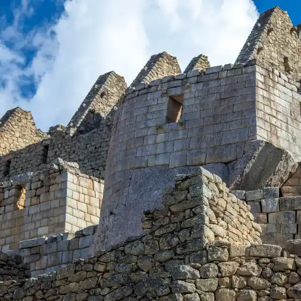 Tour a Machu Picchu Full Day desde Cusco – Viaje en Tren y Guía Profesional