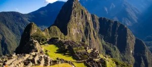 ours económicos en Cusco 2026: vista panorámica de Machu Picchu, maravilla del mundo y principal destino del Perú.